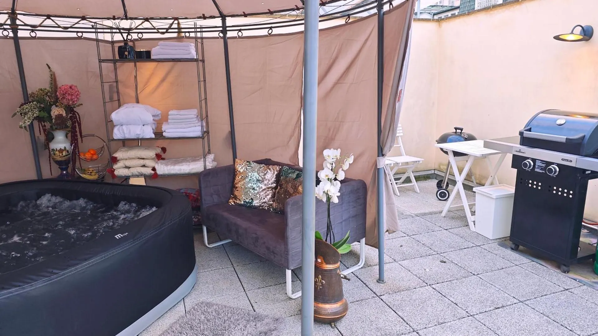 Vila Unique Location With Hot-Tub, Terrace And Garden Praha 0*,  Česká republika