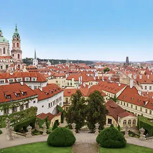 Appartement At The Blue Lion & Parking Assistance, Prague