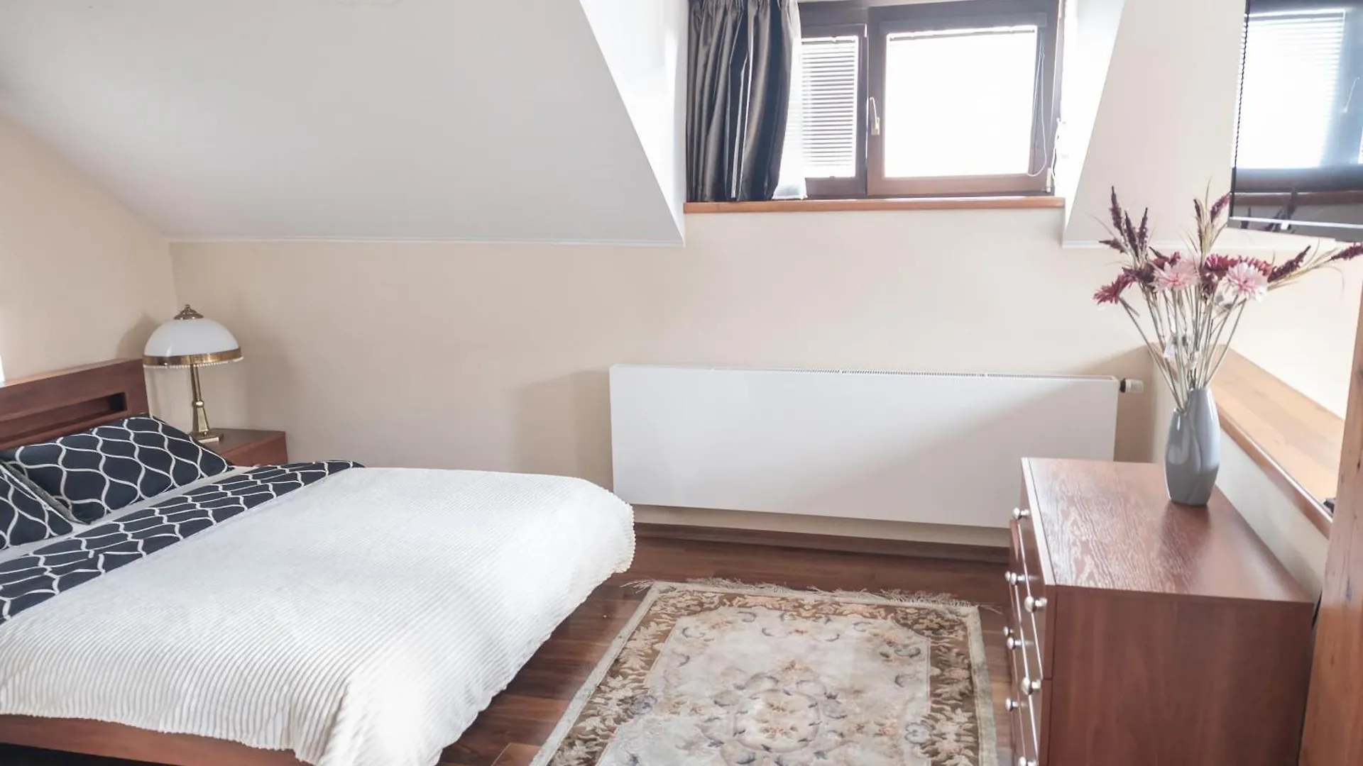 Villa Unique Location With Hot-Tub, Terrace And Garden Praga
